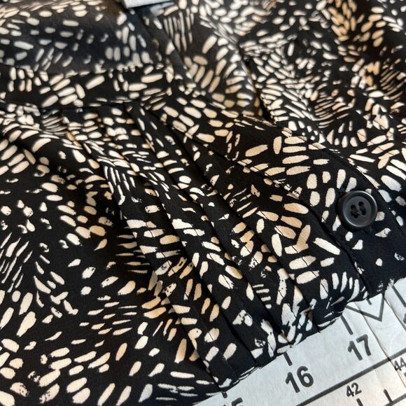 Catherines Womens 4X Black White Button Down Top Shirt Blouse Roll Tab Office - Picture 4 of 9